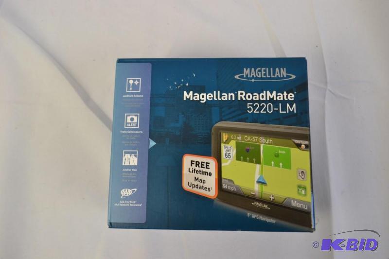 lot 7 image: Magellan Roadmate 5220-LM