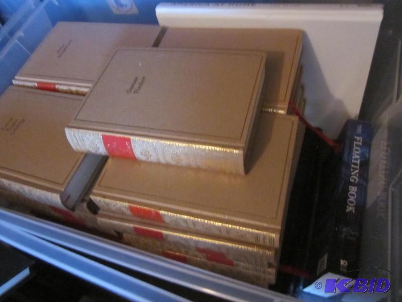 Lot of decorative coffee table and bookshelf ...