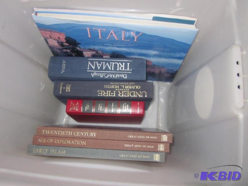 Lot of decorative coffee table and bookshelf ...