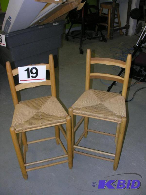 2 wooden ratan bar stools