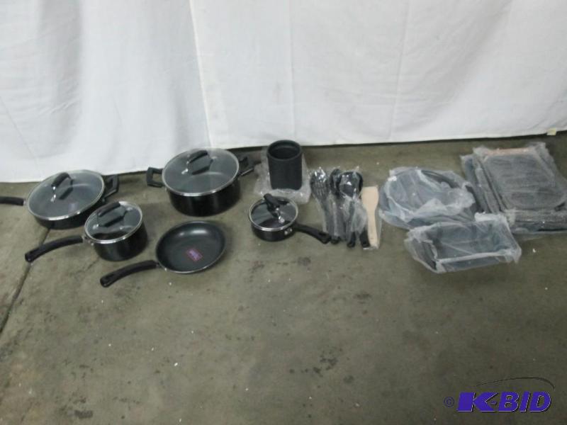 lot 19 image: Alcove Kitchen Basics Set