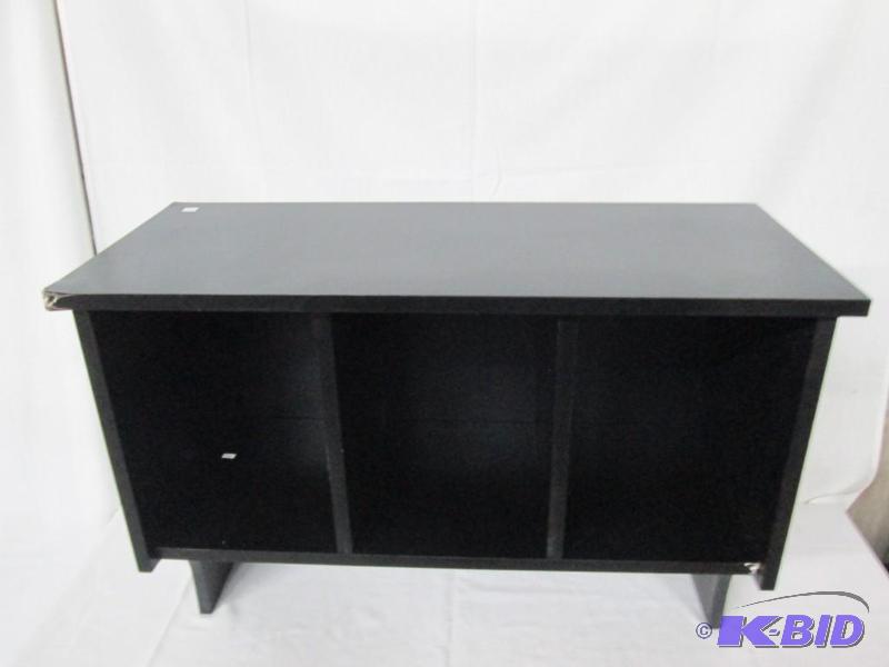 lot 28 image: Black Coat Rack