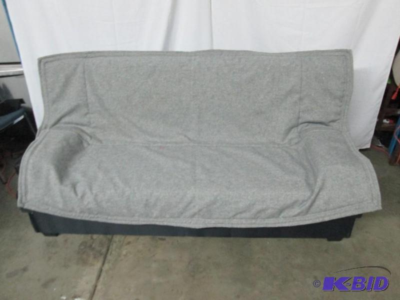 lot 8 image: San Paulo Sofa w Storage