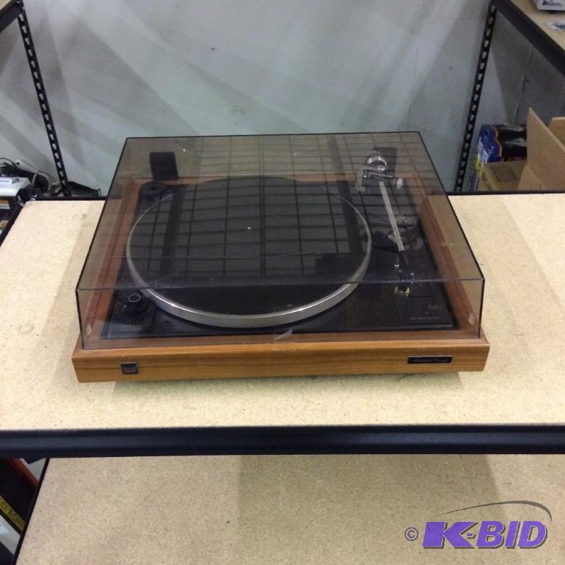 lot 4 image: Dual CS 505-3 Belt Drive Turntable, rotates a...