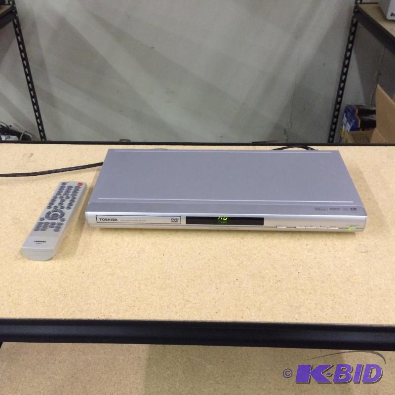 lot 8 image: Toshiba SD-K760 DVD Player with Remote, teste...