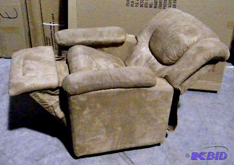 lot 107 image: Kids Tan Microfiber Recliner Chair - 22"...
