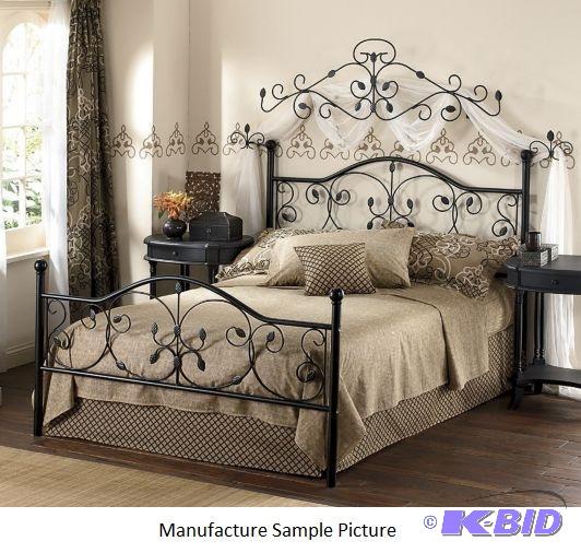 lot 133 image: Metal Leaf Bed - Full - Scrolled metalwork an...