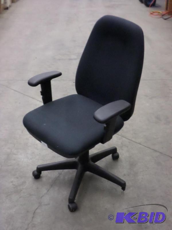 lot 11 image: Adjustable Rolling Office Chair...