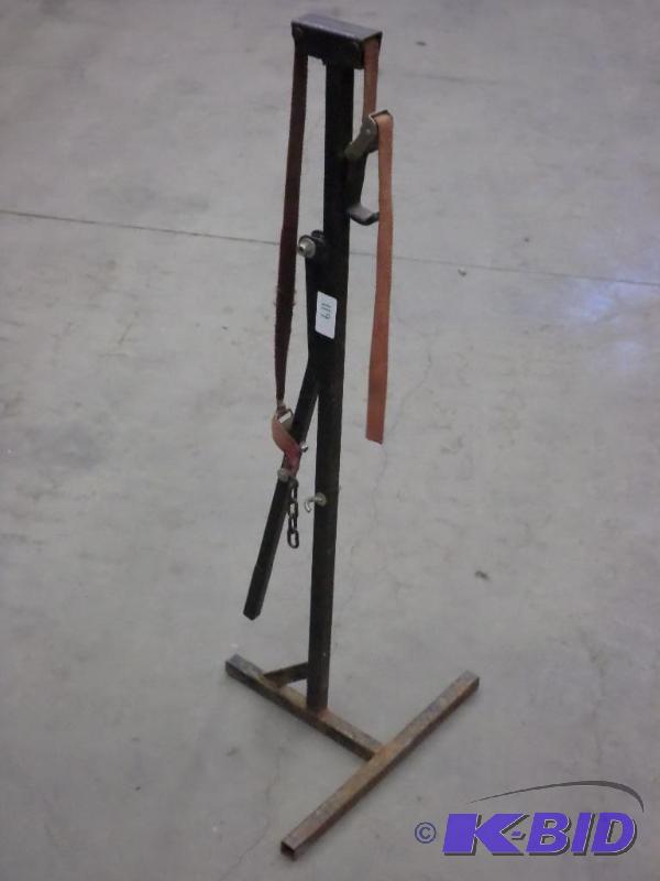 lot 119 image: Snowmobile Track Lift Stand...