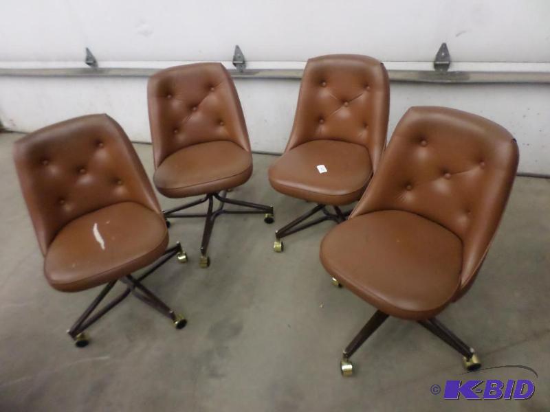 lot 124 image: (4) Matching Rolling Chairs...