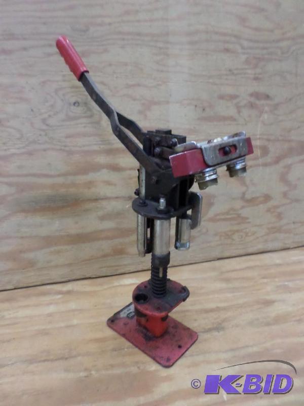 lot 42 image: MEC &quot600 Jr." Reloading Machine...