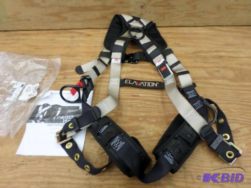 lot 68 image: New 3M 7551Q (L-XL) Safety Harness...