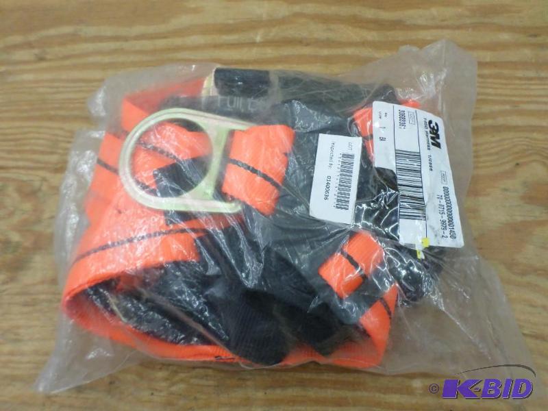 lot 72 image: New 3M 1450 Safety Harness...