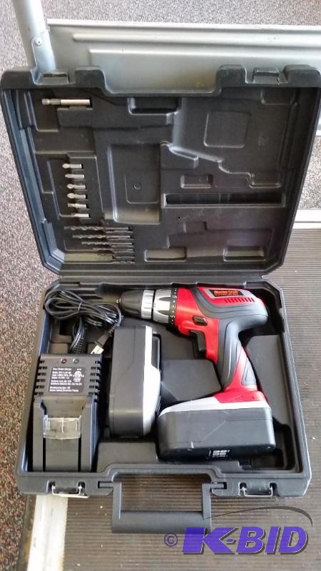 Master Craft 19.2V Cordless Drill.  Selling as Parts.  Drill will not power on.