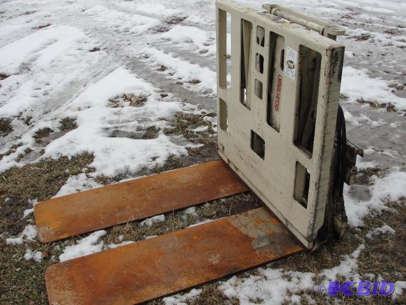 lot 5 image: Cascade Forklift Attachment