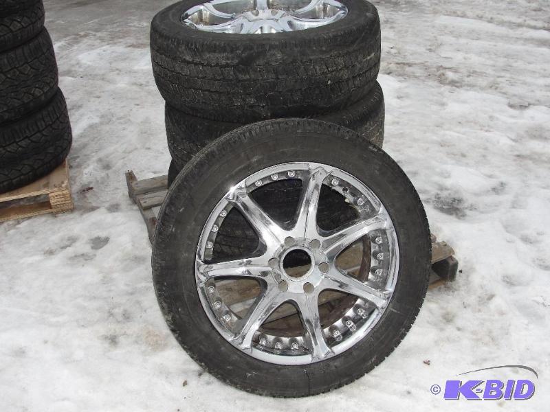 lot 6 image: Chromed Aluminum Wheels with 265  - 50 R20 Tires