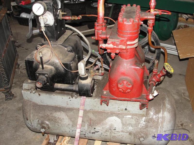 lot 8 image: Air Compressor
