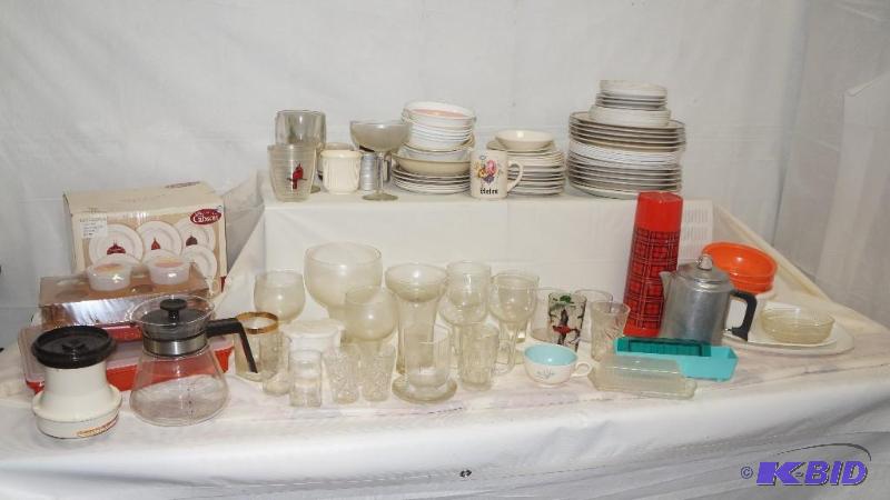 lot 106 image: Large Lot of Kitchen Items