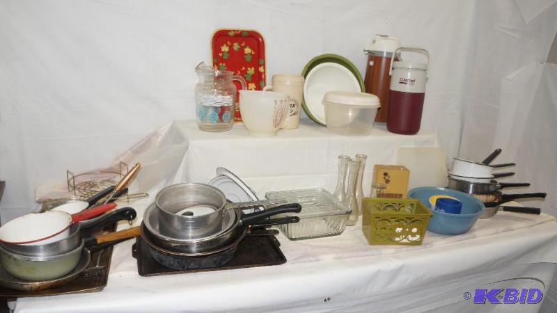 lot 107 image: Large Lot of Kitchen Items