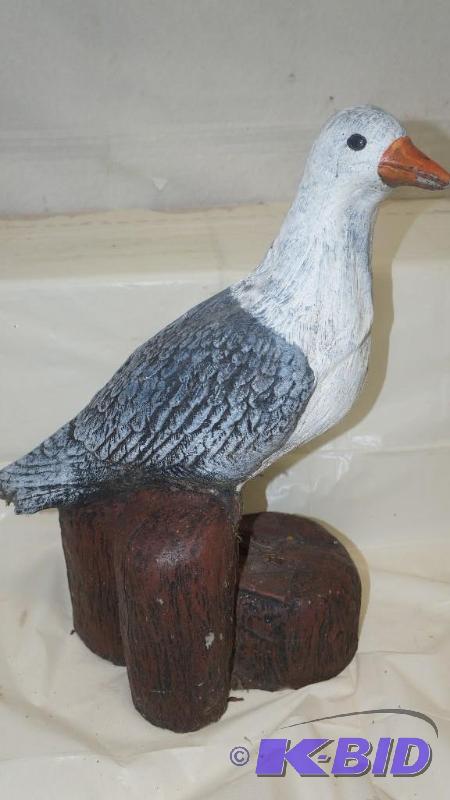 lot 115 image: Yard Art Seagall