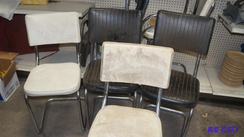 lot 117 image: Set of 8 Vintage Mid Century Dining Room Chairs