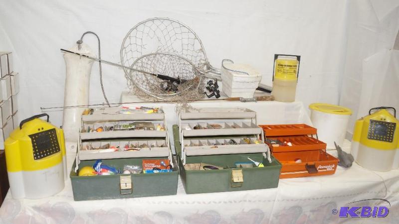 lot 130 image: Lot of Fishing Gear