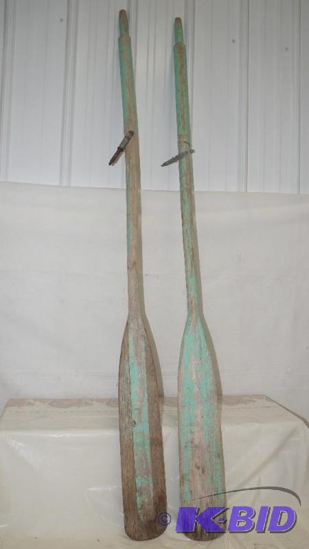 lot 135 image: Set of 2 Vintage Oars