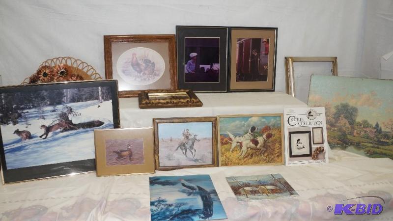 lot 136 image: Lot of Pictures