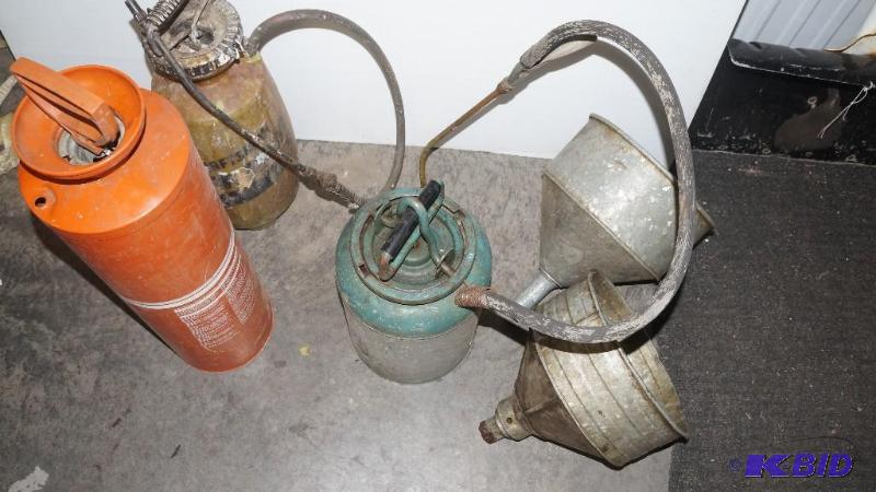 lot 141 image: Lot of Sprayers & Funnels
