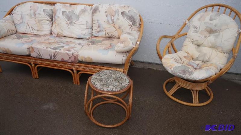 lot 2 image: Set of 3 Wicker Furniture Set