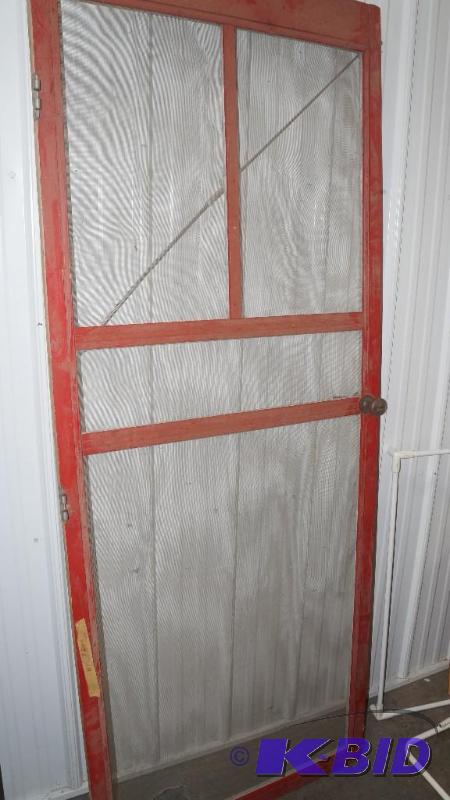 lot 28 image: Vintage Screen Door