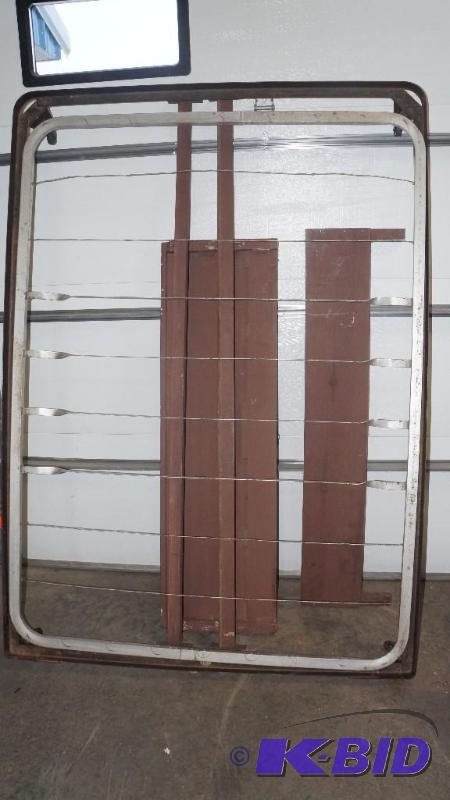 lot 32 image: 2 Full Size Beds
