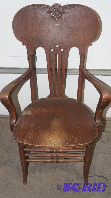 lot 35 image: Vintage Wood Chair