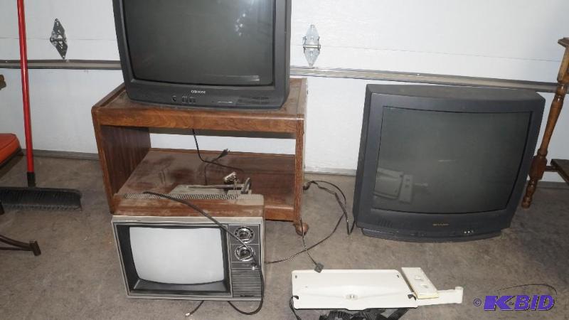 lot 37 image: Set of 3 TVs (1 Vintage), 1 TV Stand & 1 Mounting Stand