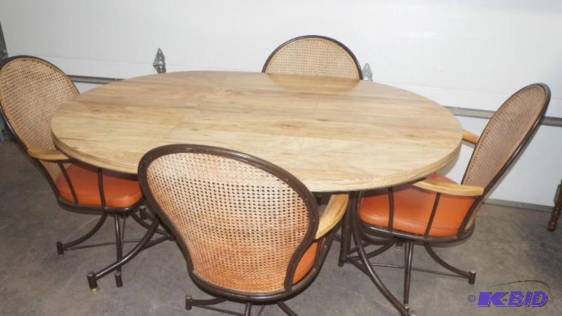 lot 38 image: Kitchen Table & 4 Chairs Set