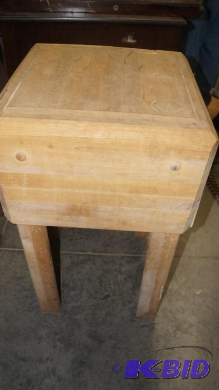 lot 49 image: Wood Butcher Block Table