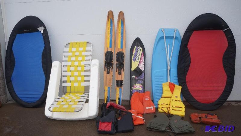 lot 5 image: Lake Fun Stuff