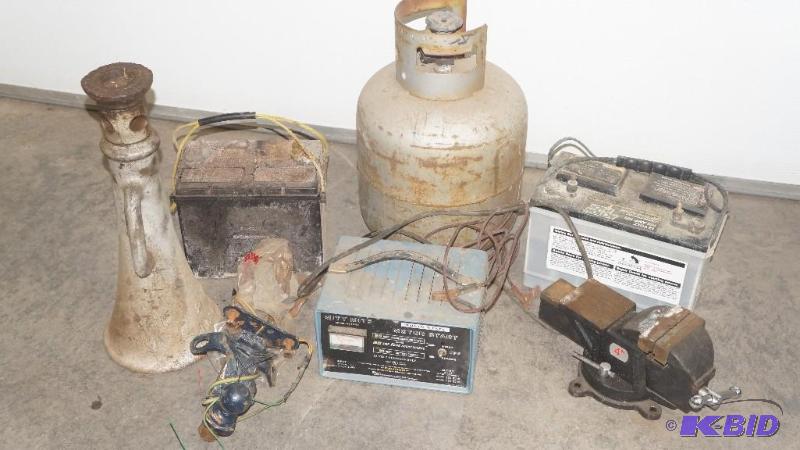 lot 57 image: 2 Batteries, Propane Tank, Mity Mite Motor Starter, Vice, Jack Stand & Trailer Hitch