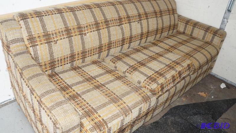 lot 6 image: Hideabed Couch