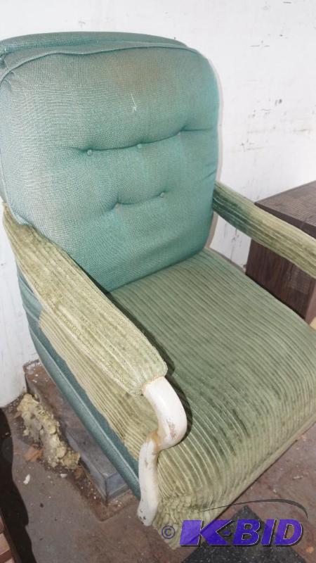lot 8 image: Side Chair