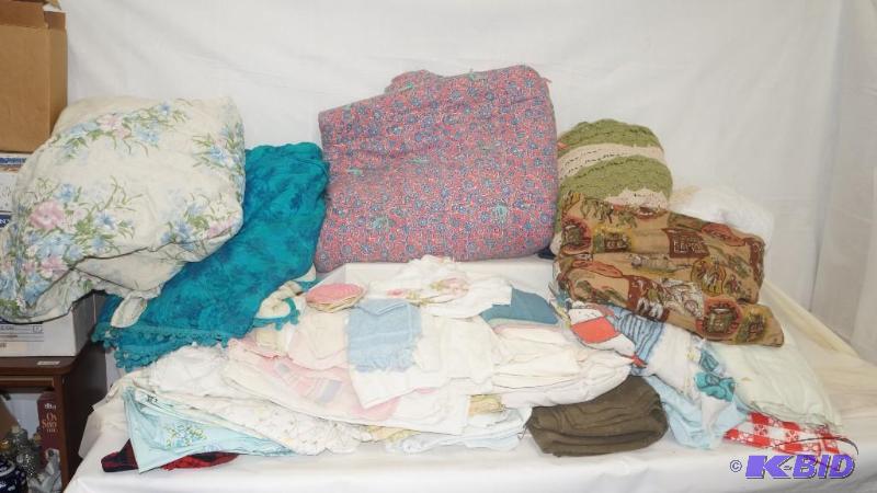 lot 90 image: Large Lot of Blankets, Quilts, Afghans, Sheets, Towels, Etc.