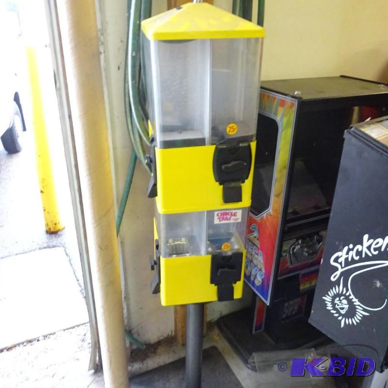 U turn 8 bank bulk dispenser. Includes key....