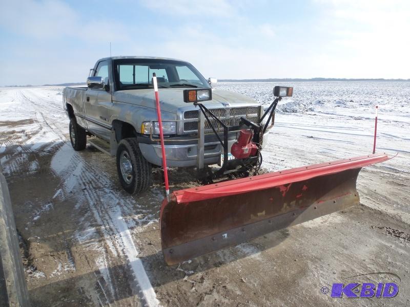 1995 Dodge Ram 2500 4WD Plow truck Has 360 V...
