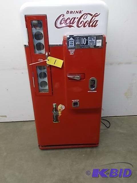 lot 1 image: 1958 Vendo 56 Coca-Cola Bottle Vending Machin...
