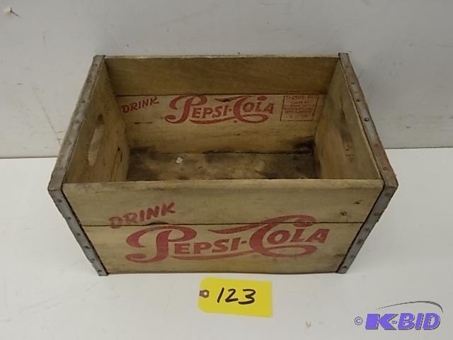 lot 123 image: Pepsi Wood Carrier...