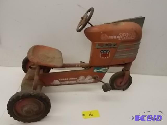 lot 6 image: Murray Trac Lee Pedal Tractor...