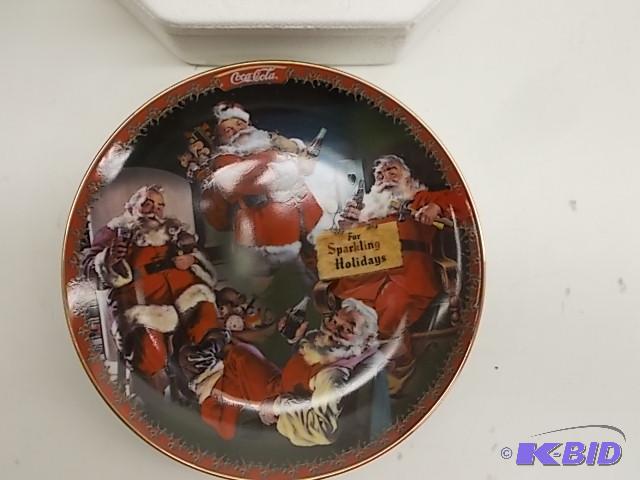 lot 67 image: Coca-Cola Bradford Exchange Santa Plate, Joll...