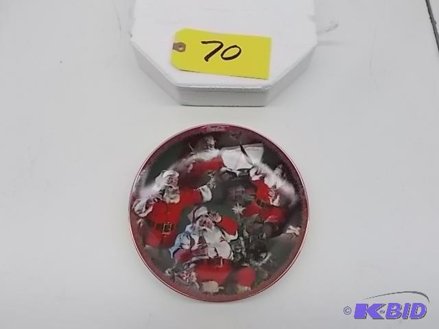 lot 70 image: Coca-Cola Bradford Exchange Santa Plate, A Co...