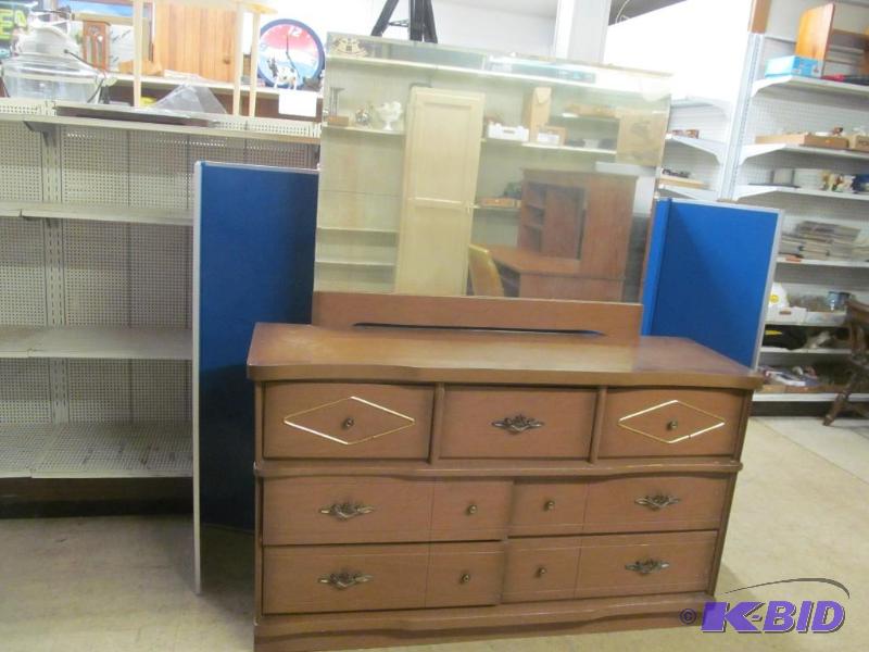 Dresser