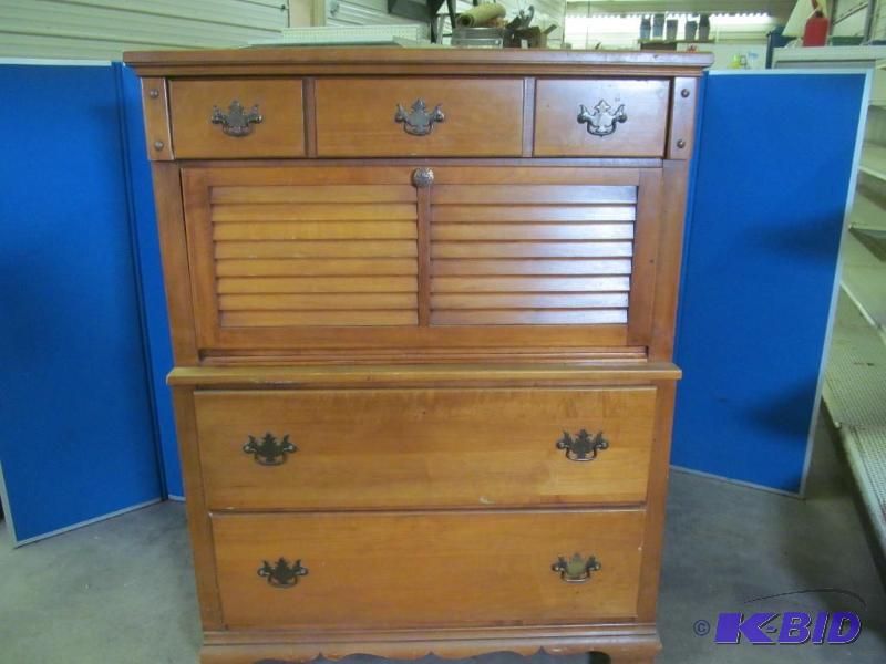Dresser